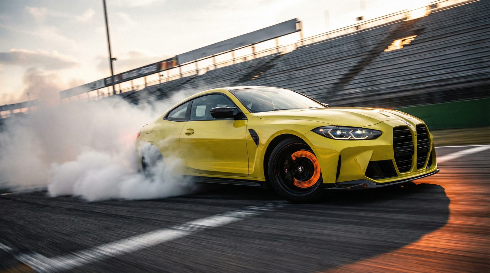 重口社宝马M4碳纤维改装视频